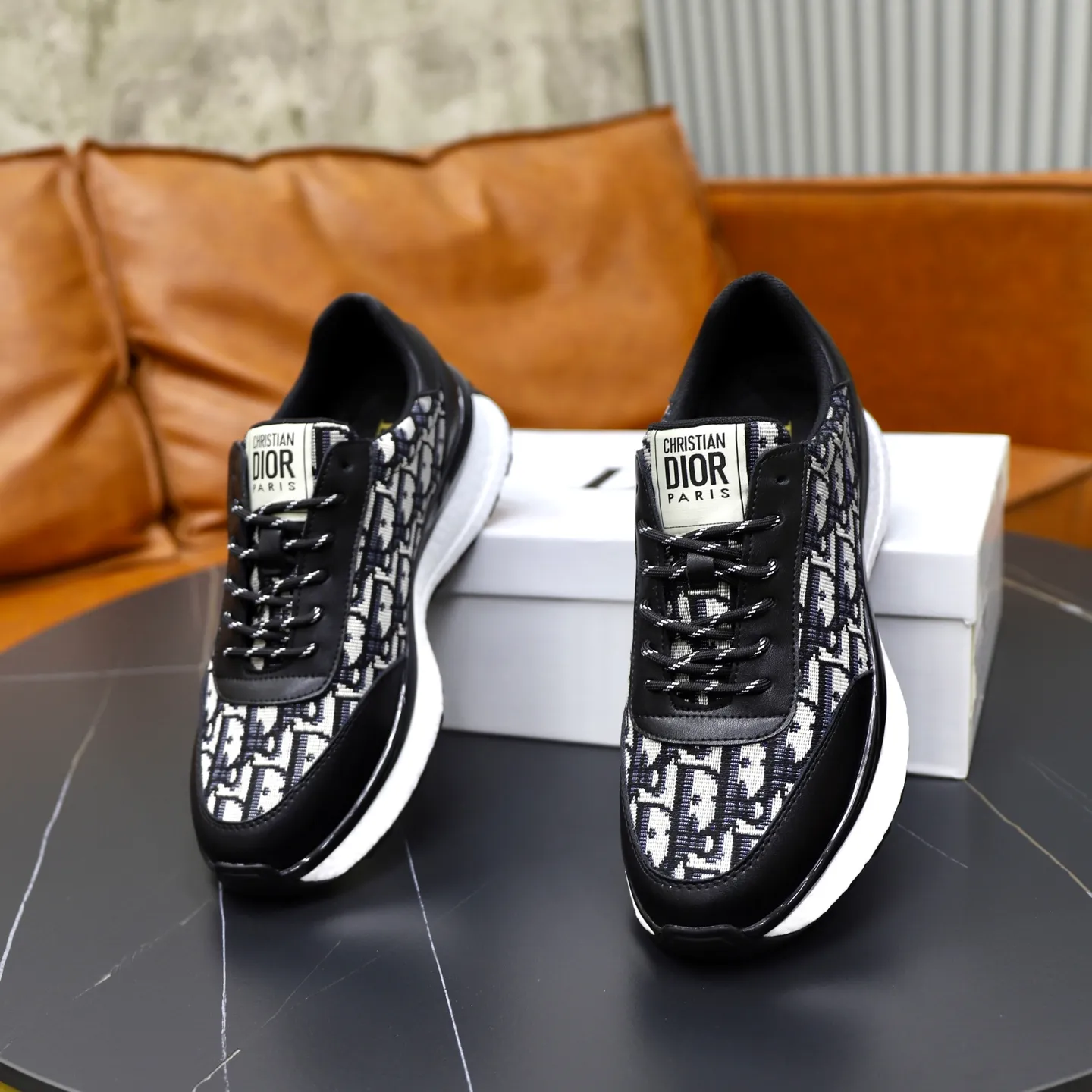 Ex-factory price: 462💰🙅‍♂️🙅‍♂️🙅‍♂️ Brand: Dior DIOR Standard code: 38-44 (45 customized) Grade: Same as the official website Material: Original material splicing Comfortable and breathable lining Lightweight and wear-resistant sports outsole Style category: Men's fashionable casual shoes Running sneakers Distinguished luxury brand elements Top luxury Color: actual picture color
